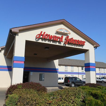 Howard Johnson By Wyndham Wichita Airport Εξωτερικό φωτογραφία