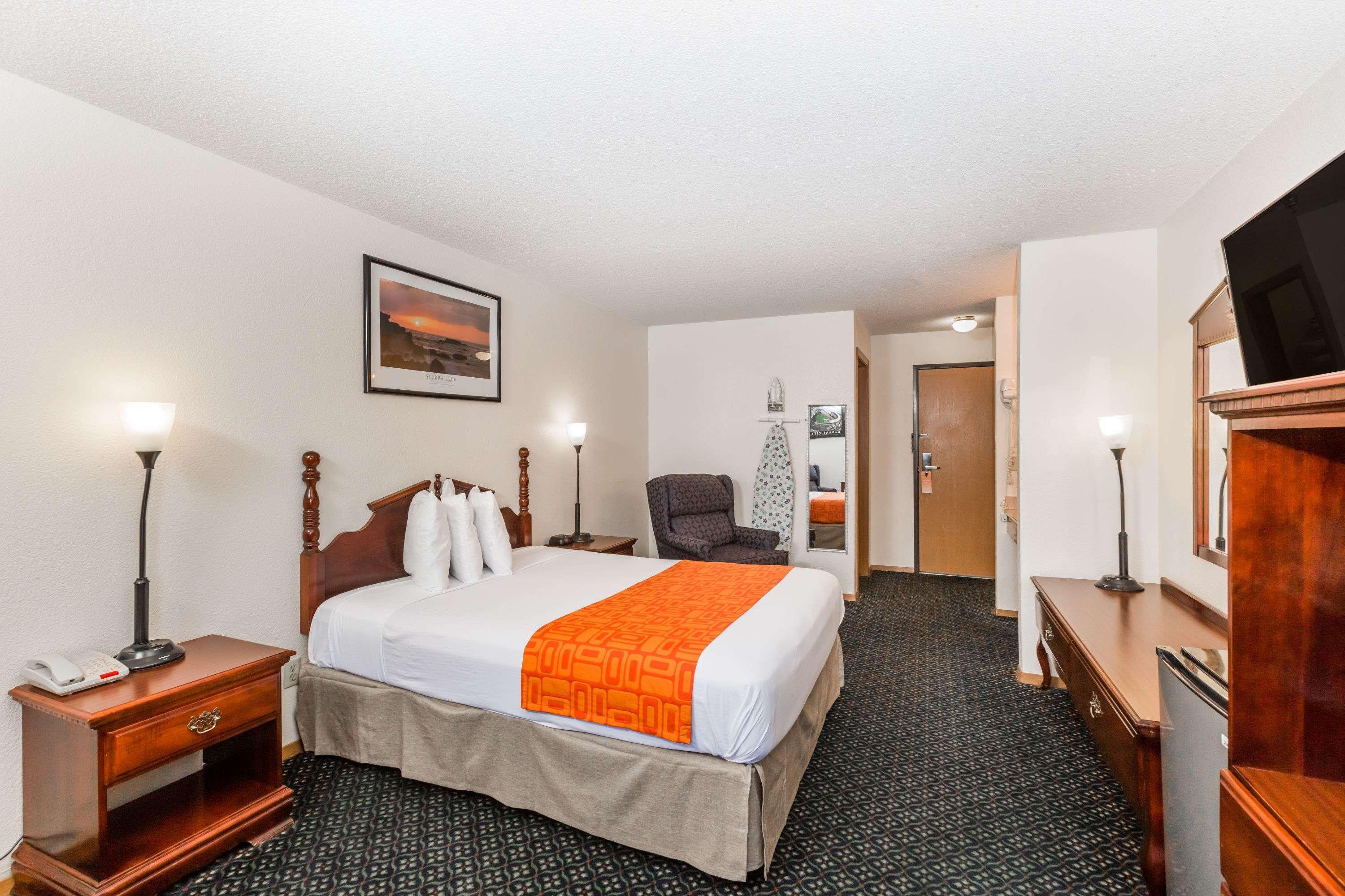 Howard Johnson By Wyndham Wichita Airport Εξωτερικό φωτογραφία