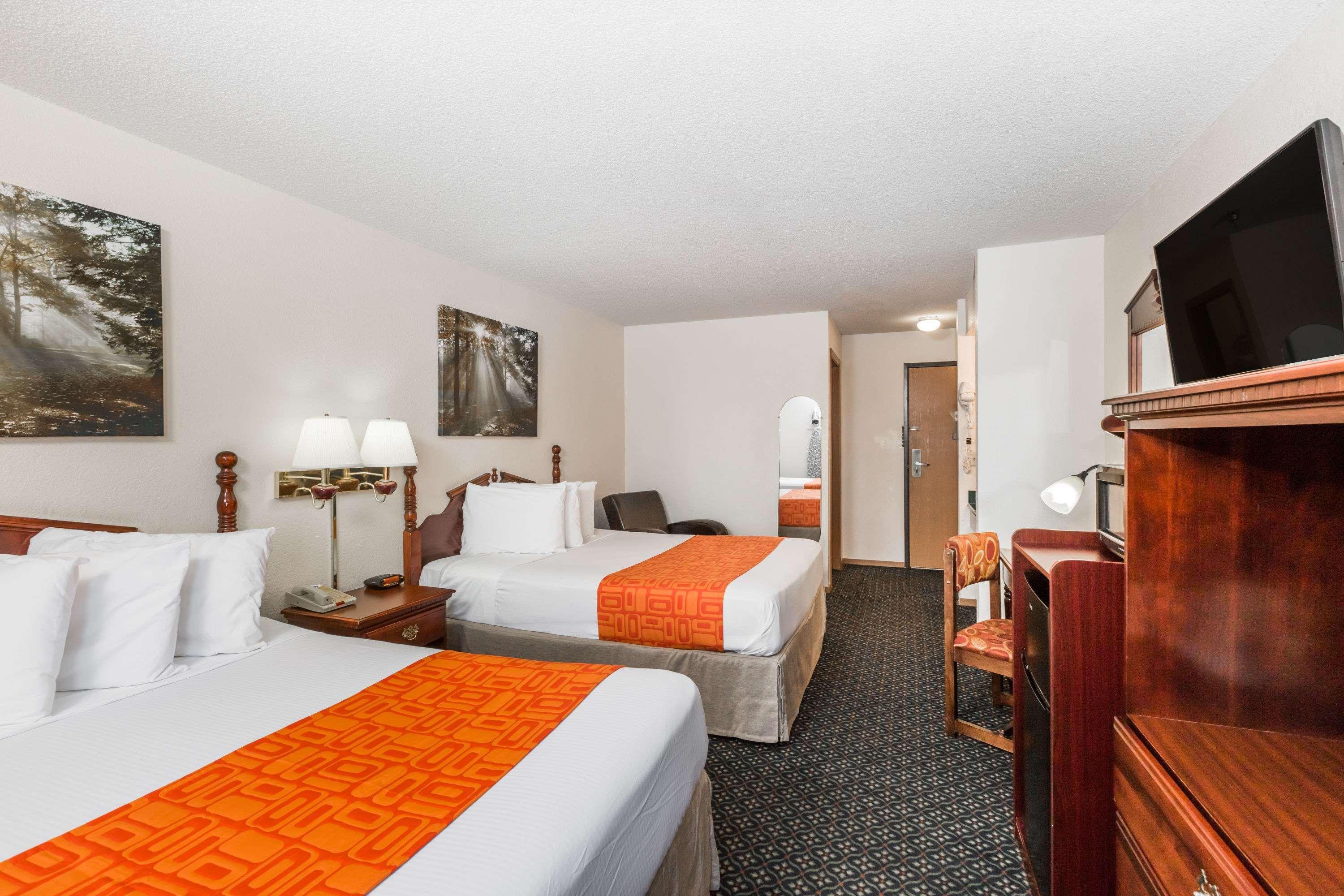 Howard Johnson By Wyndham Wichita Airport Εξωτερικό φωτογραφία