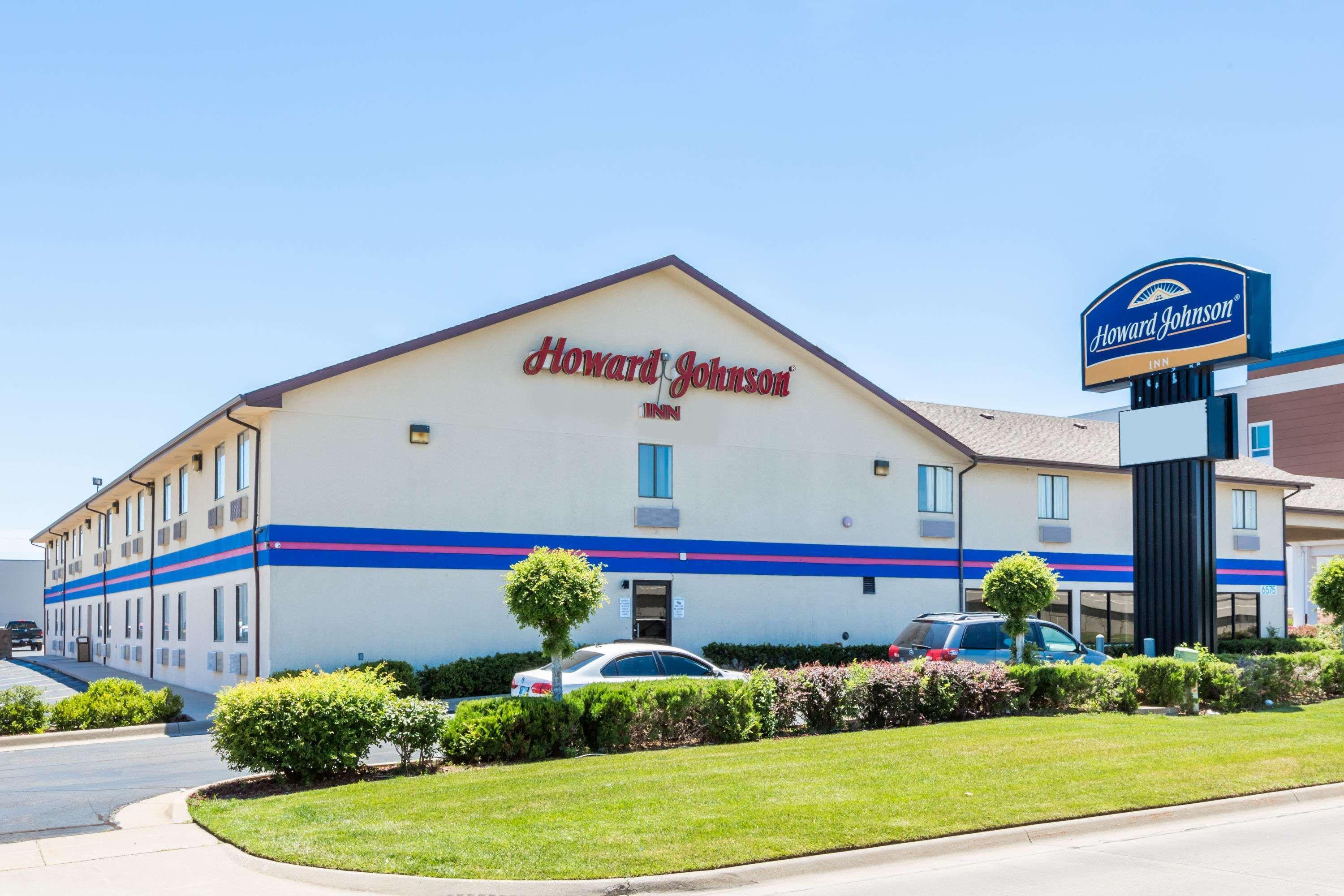 Howard Johnson By Wyndham Wichita Airport Εξωτερικό φωτογραφία