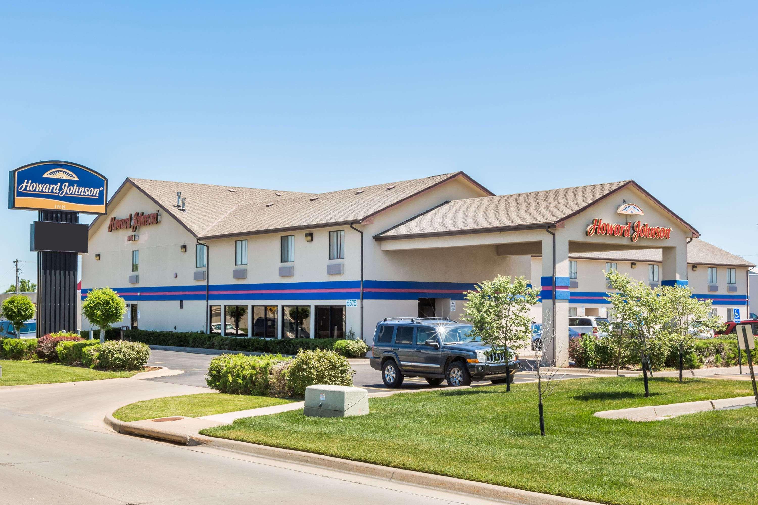 Howard Johnson By Wyndham Wichita Airport Εξωτερικό φωτογραφία