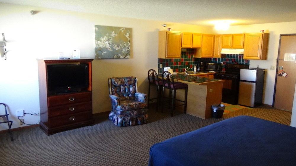 Howard Johnson By Wyndham Wichita Airport Εξωτερικό φωτογραφία