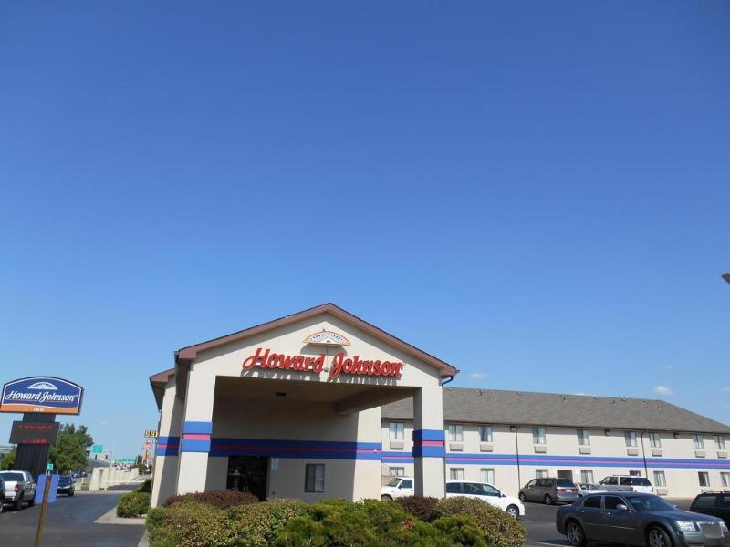 Howard Johnson By Wyndham Wichita Airport Εξωτερικό φωτογραφία