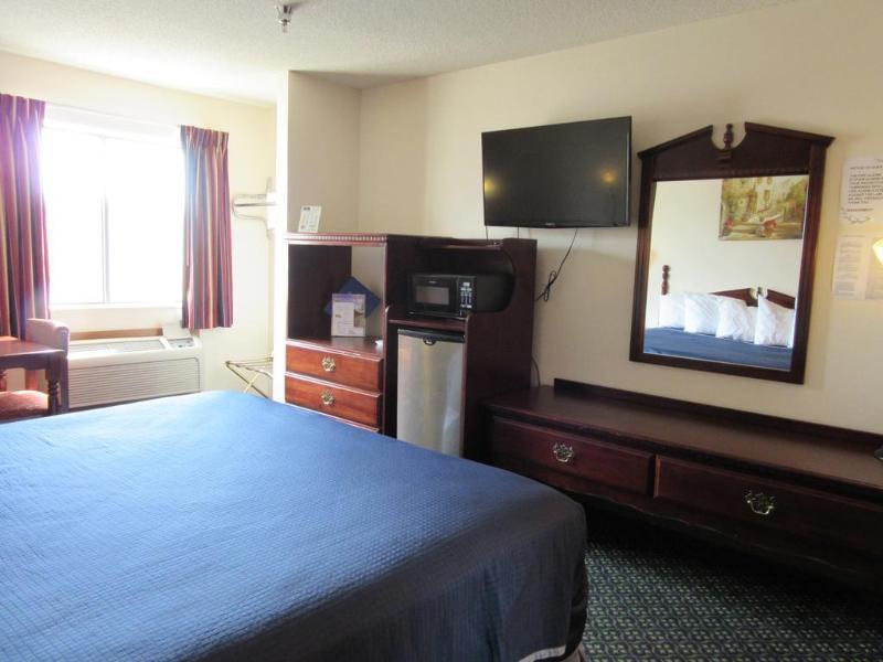 Howard Johnson By Wyndham Wichita Airport Εξωτερικό φωτογραφία