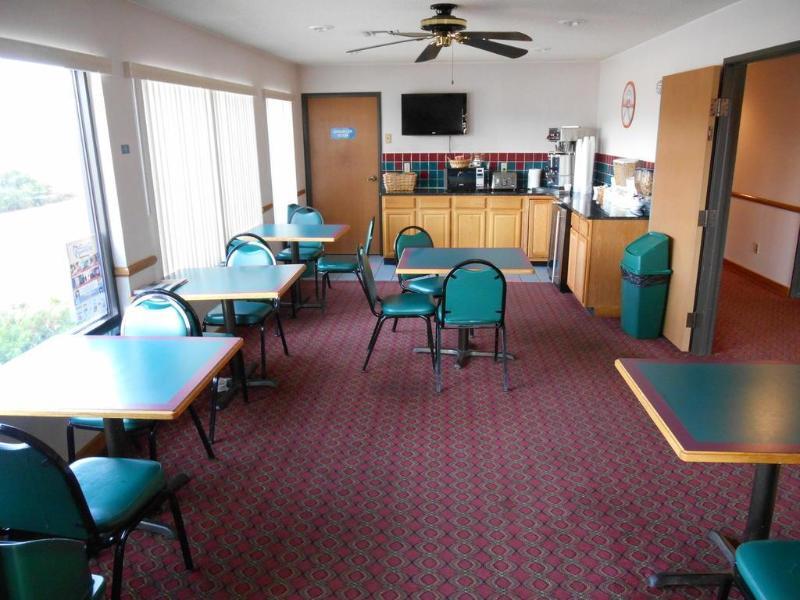 Howard Johnson By Wyndham Wichita Airport Εξωτερικό φωτογραφία
