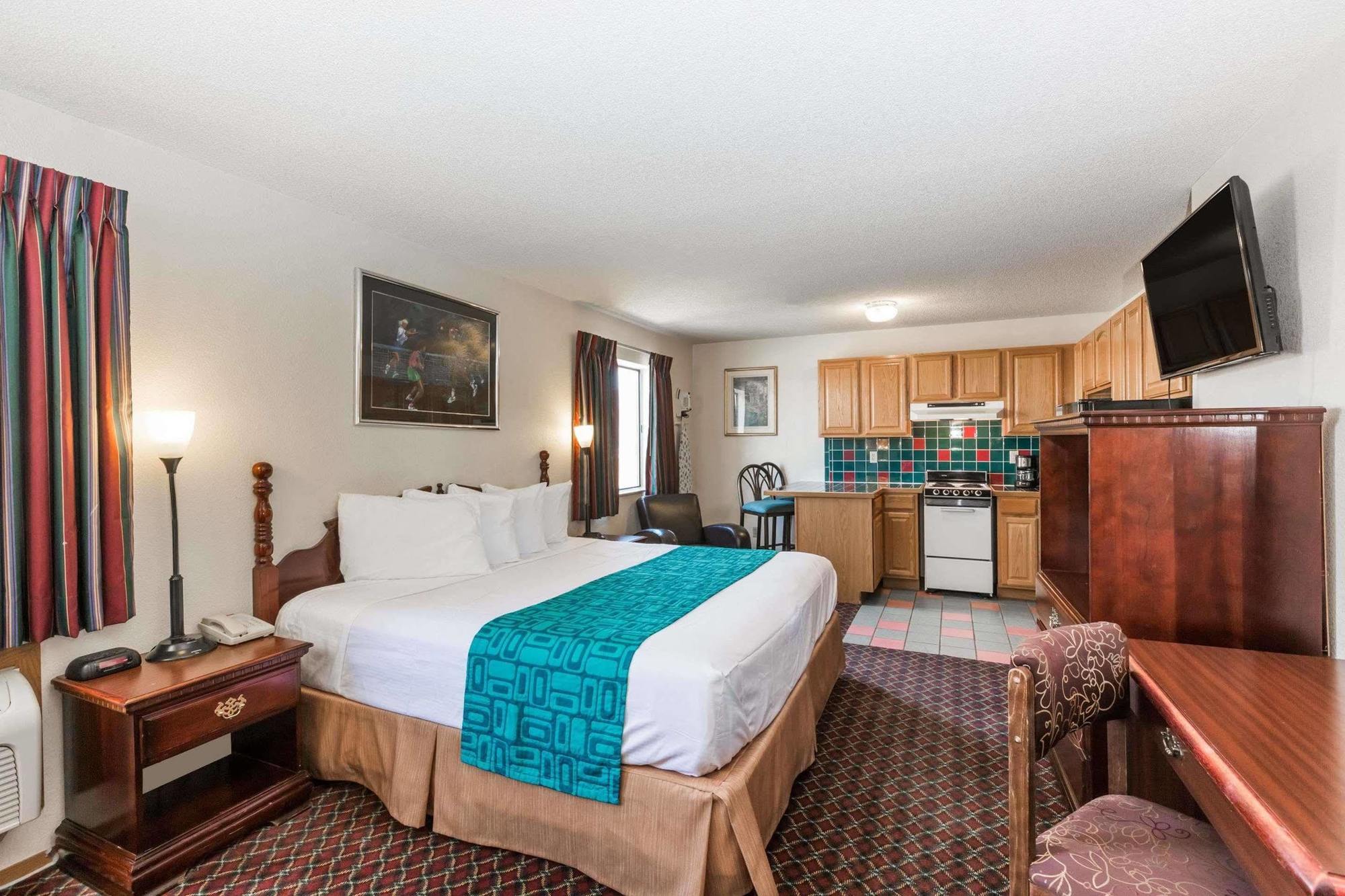 Howard Johnson By Wyndham Wichita Airport Εξωτερικό φωτογραφία