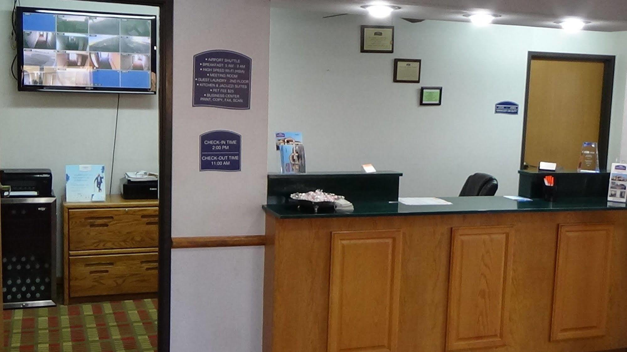 Howard Johnson By Wyndham Wichita Airport Εξωτερικό φωτογραφία