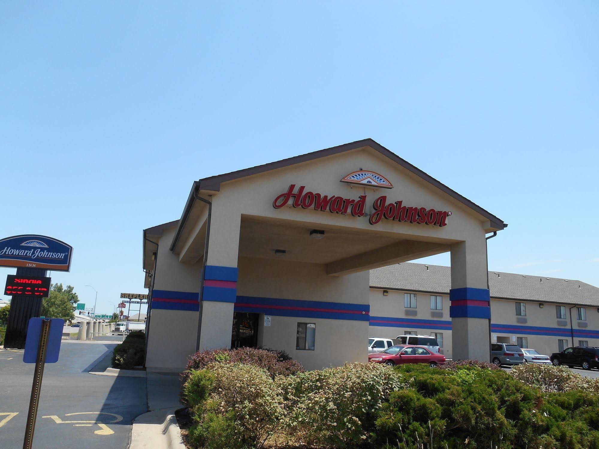 Howard Johnson By Wyndham Wichita Airport Εξωτερικό φωτογραφία